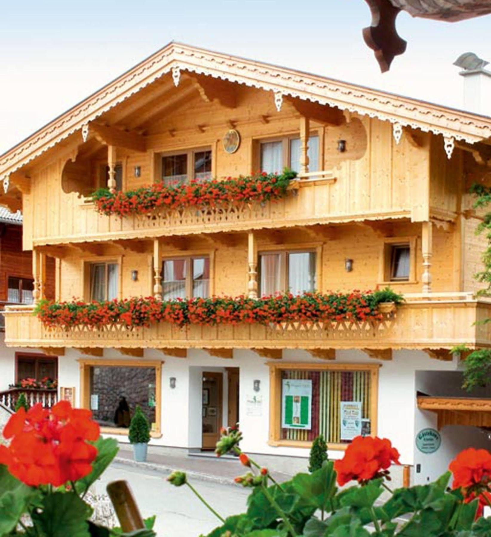 Das Gaestehaus Schneider Am Dorfplatz 阿尔卑巴赫 外观 照片