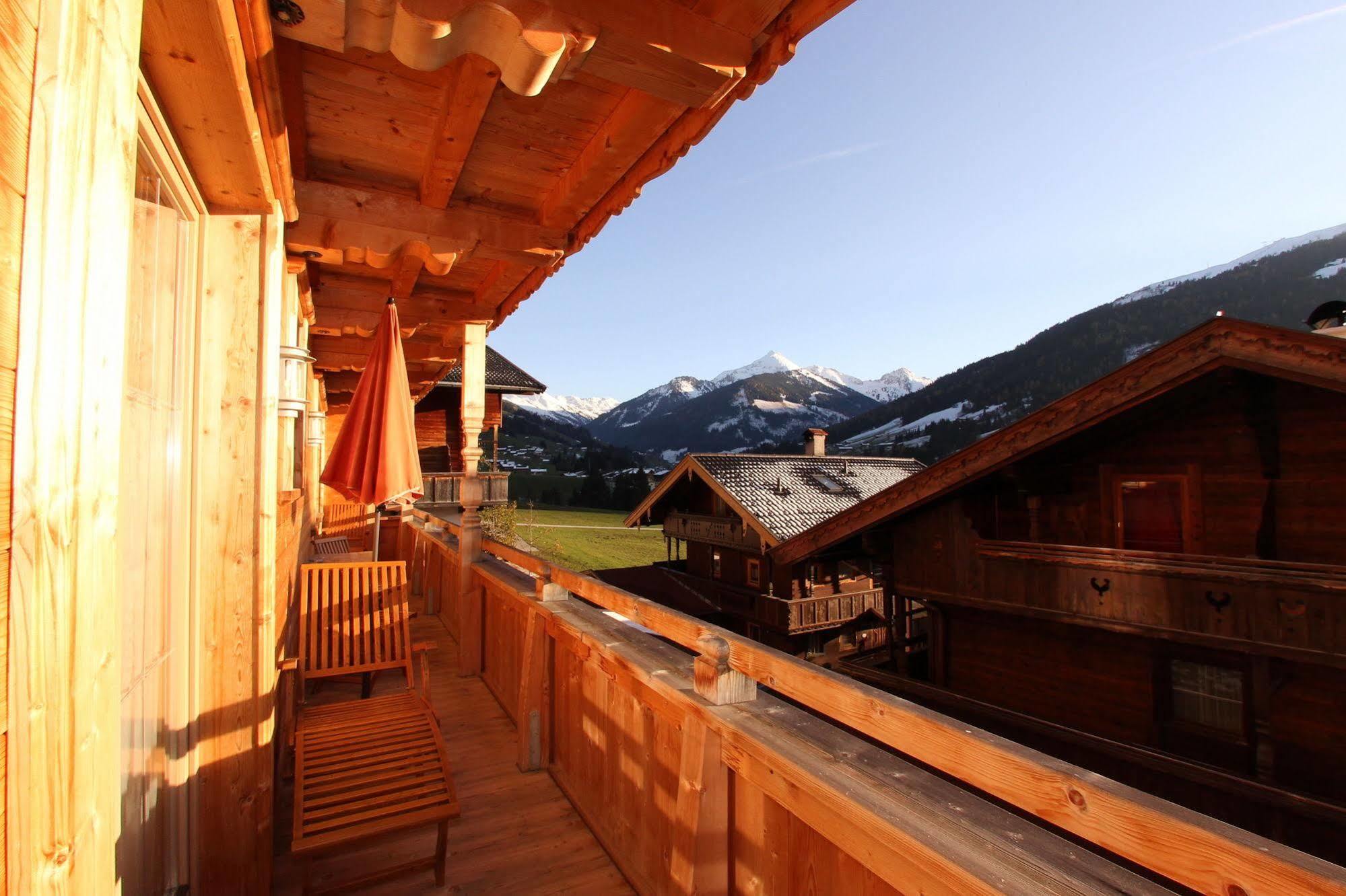 Das Gaestehaus Schneider Am Dorfplatz 阿尔卑巴赫 外观 照片