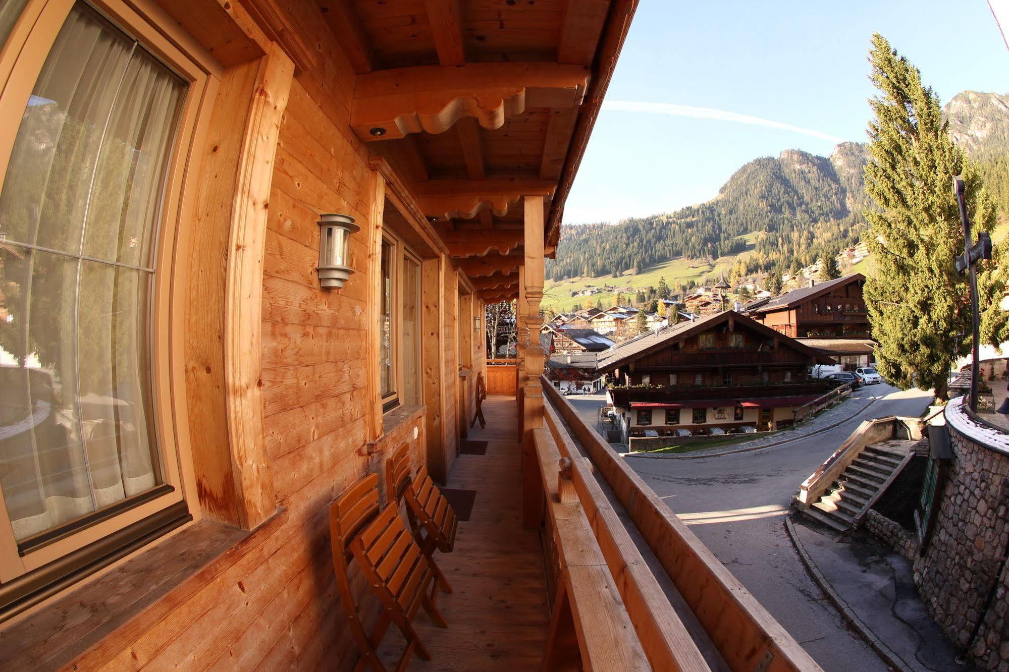 Das Gaestehaus Schneider Am Dorfplatz 阿尔卑巴赫 外观 照片