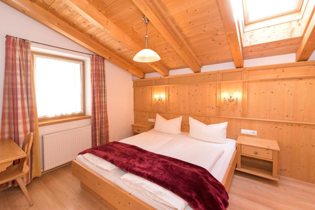 Das Gaestehaus Schneider Am Dorfplatz 阿尔卑巴赫 外观 照片