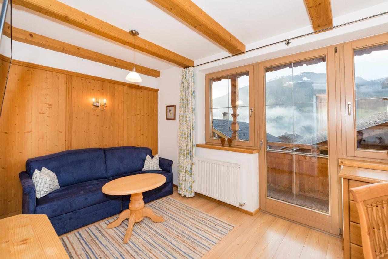 Das Gaestehaus Schneider Am Dorfplatz 阿尔卑巴赫 外观 照片